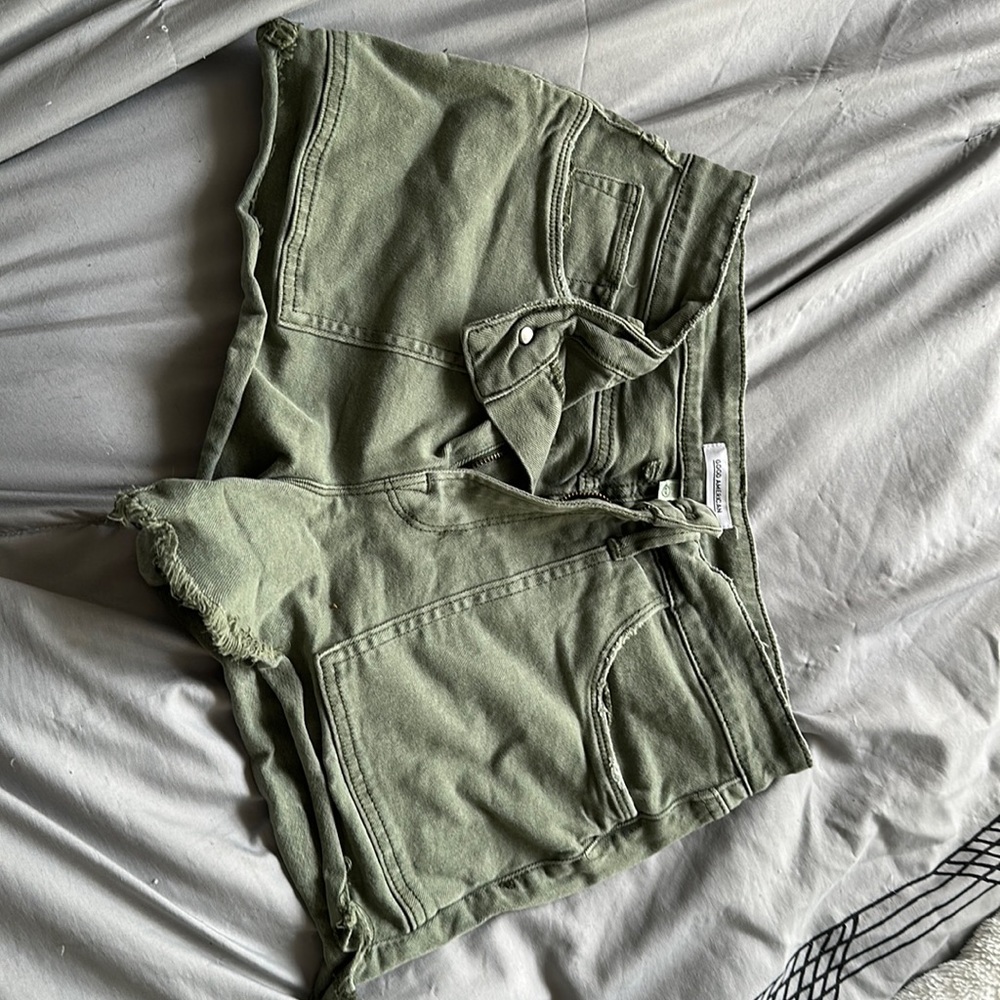 Good American Green Denim Shorts sz 8